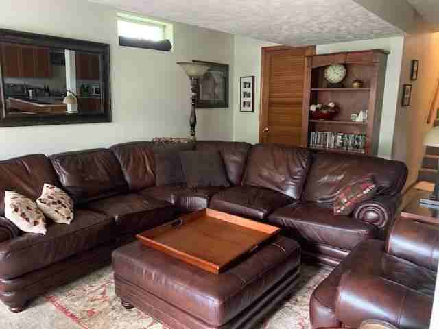 583 Roman Dr - Photo 3 of 10