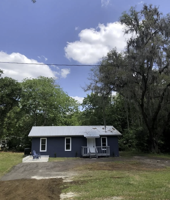 257 Ne 8th St #NA - Photo 2 of 18