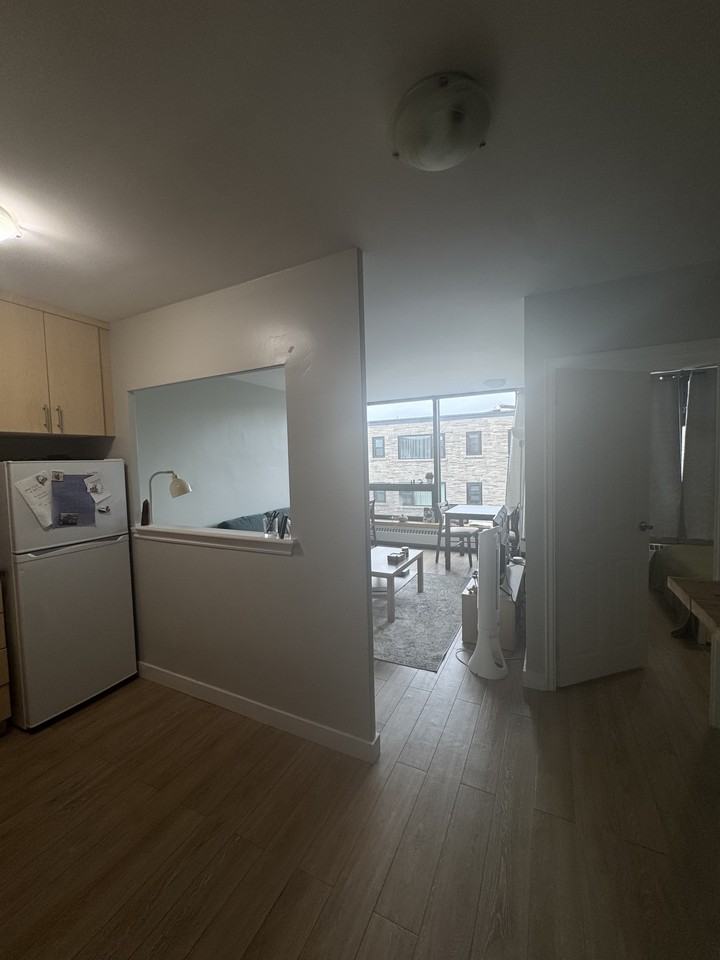 1545 Oxford Street - Photo 3 of 12