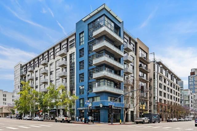 527 Tenth Avenue #605 - Photo 3 of 24