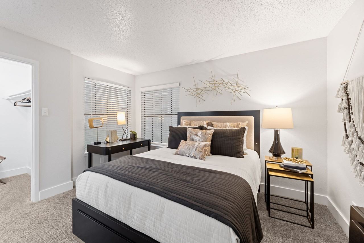 The Admiral Apartments - Photo 7 of 33