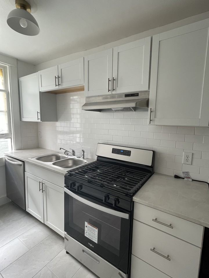 3300 Prytania - Photo 2 of 25