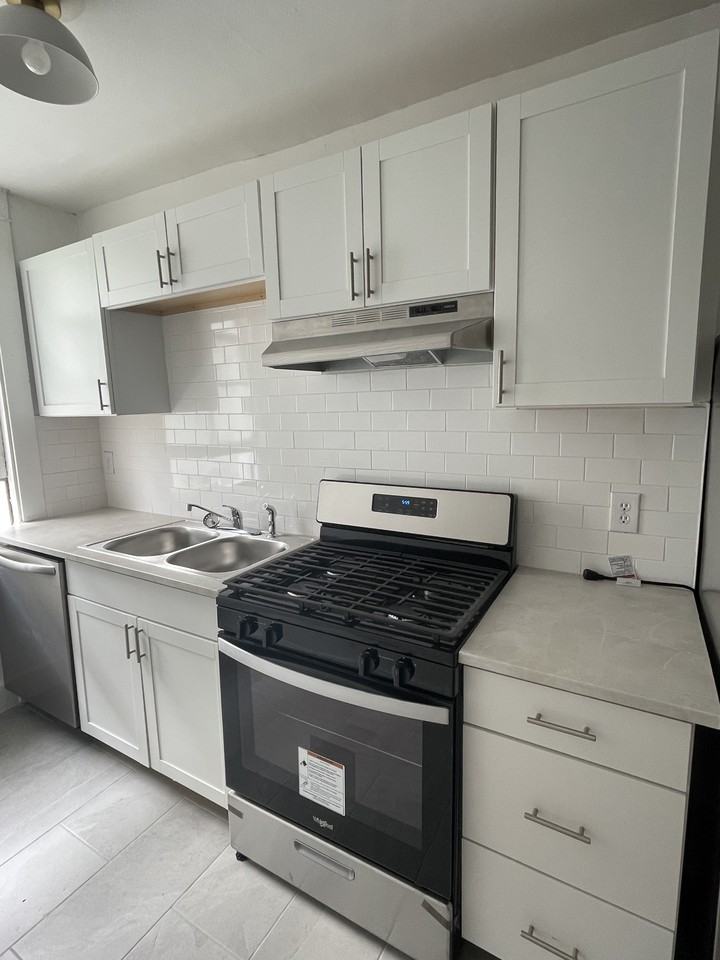 3300 Prytania - Photo 3 of 25