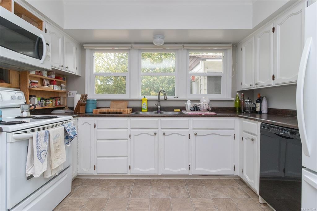 1290 Union Rd - Photo 3 of 12