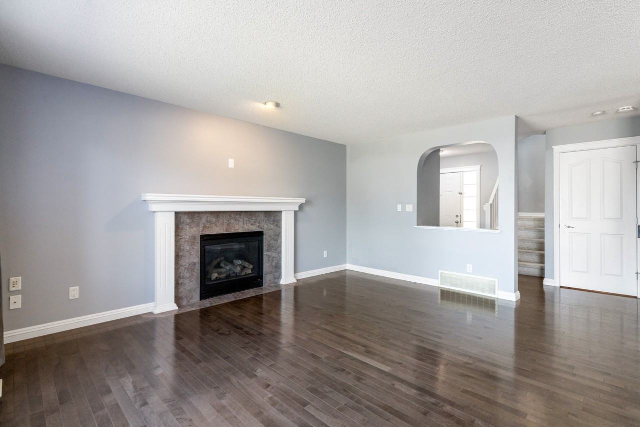 1020 118a St Sw #1 - Photo 2 of 38