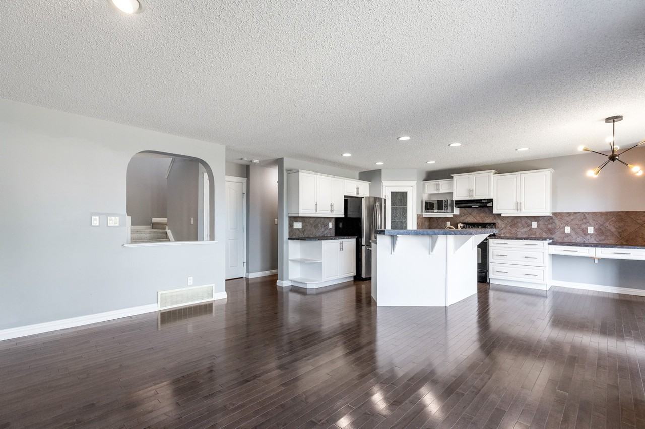 1020 118a St Sw #1 - Photo 3 of 38