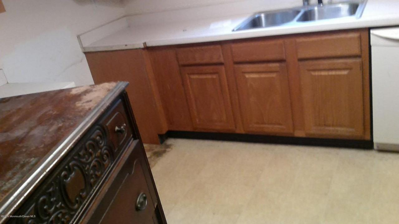 10 7th St - Photo 3 of 6