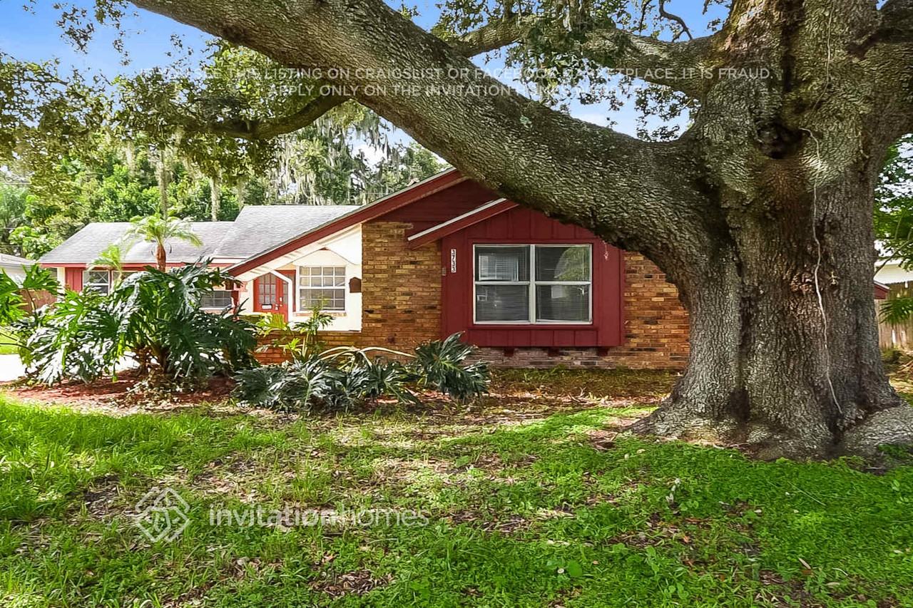 3733 Saint Moritz St - Photo 3 of 17