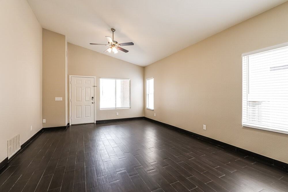 9204 E Muleshoe St - Photo 4 of 16