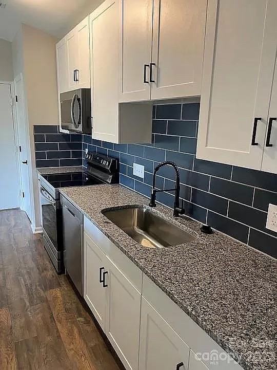 6116 Meadow Rose Ln - Photo 3 of 19