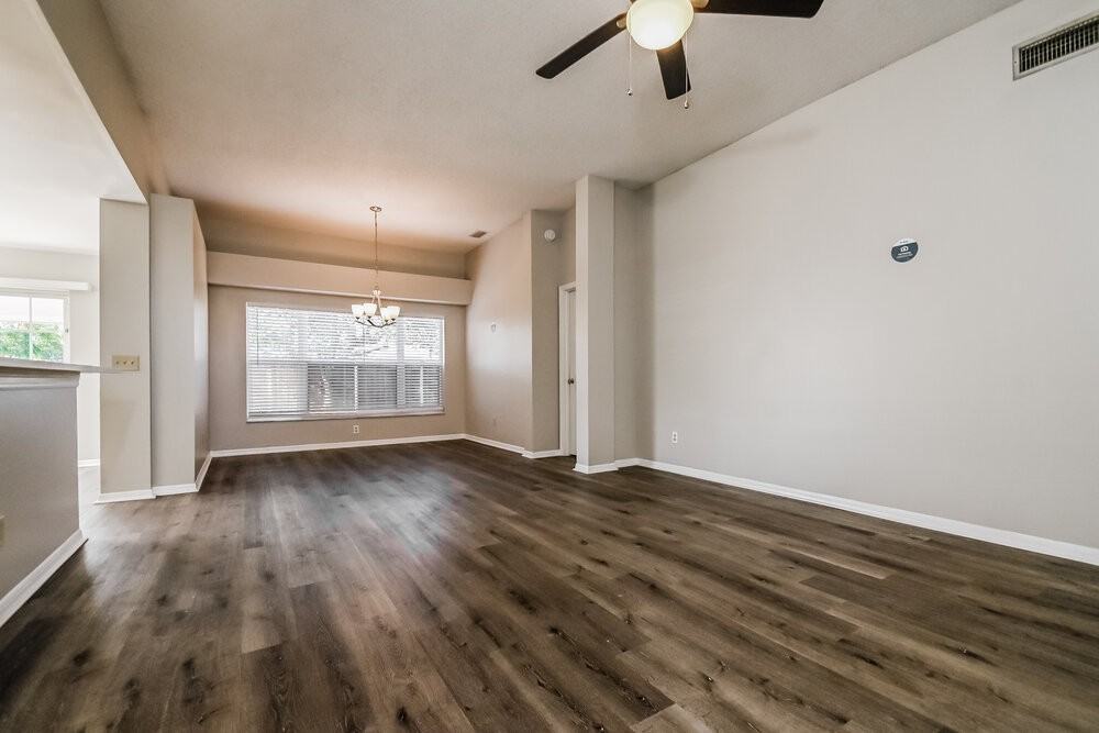 552 Beth Ann St - Photo 3 of 16