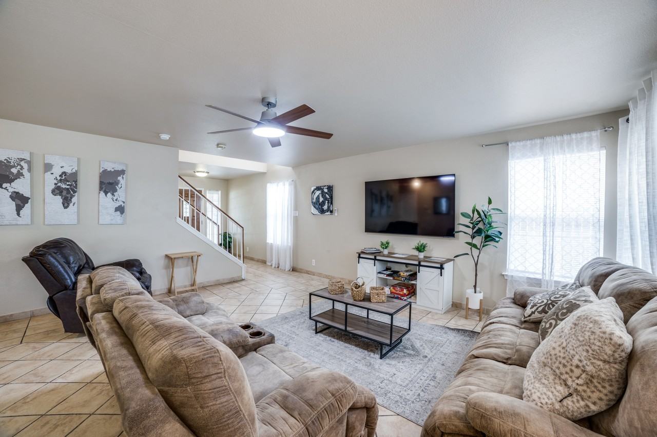 10626 Cat Mountain - Photo 2 of 25