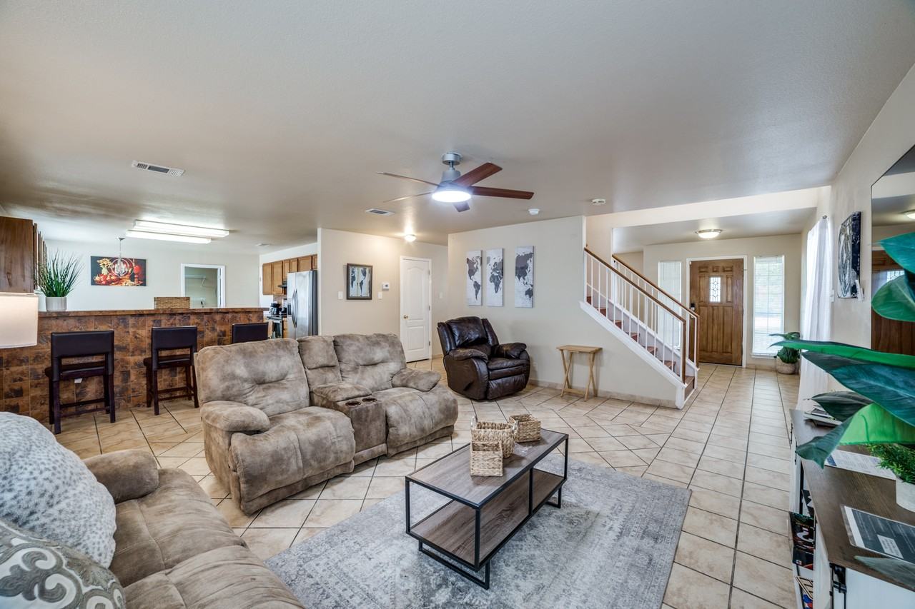 10626 Cat Mountain - Photo 3 of 25