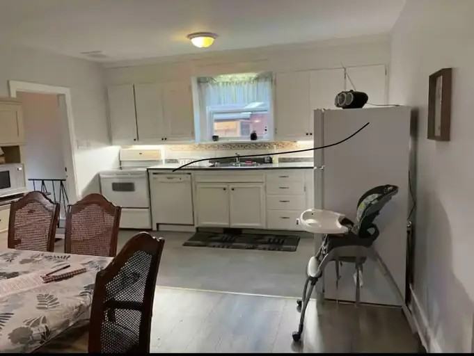 103 Bellevue Ave - Photo 2 of 14