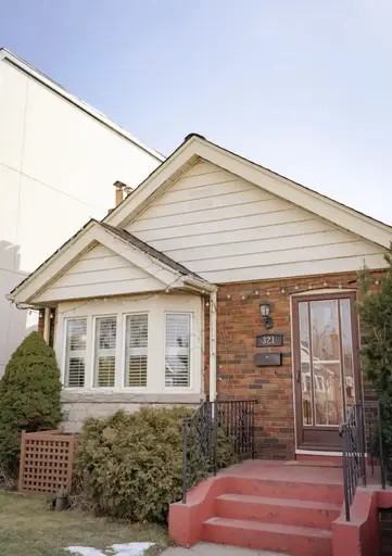 321 Mortimer Ave - Photo 2 of 21