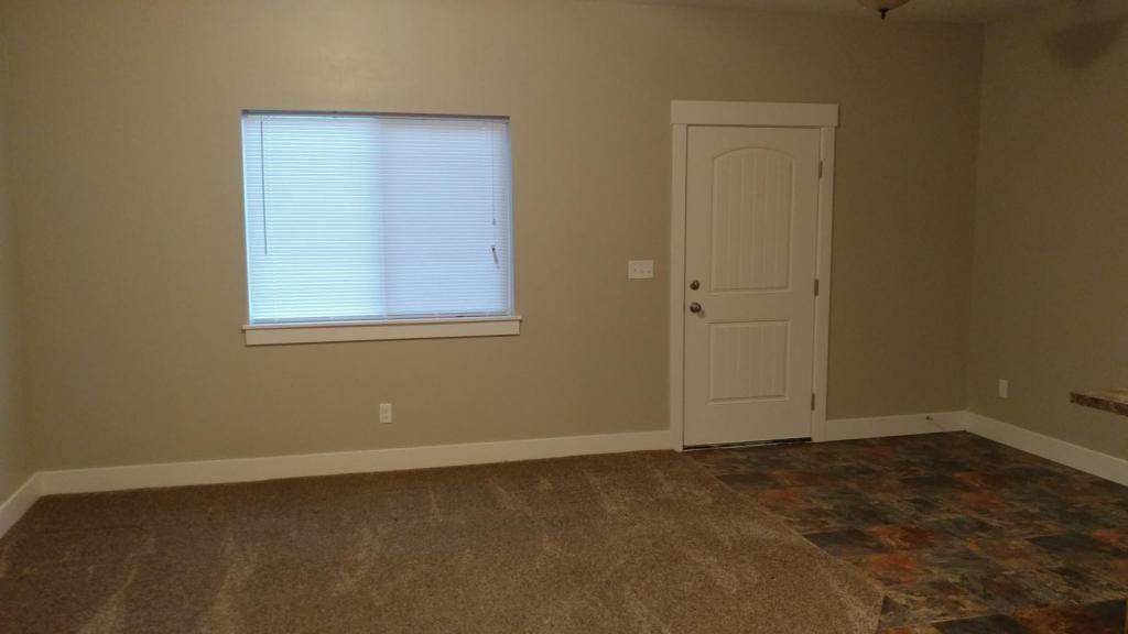 660 Ruby Cir Unit B1 - Photo 2 of 5