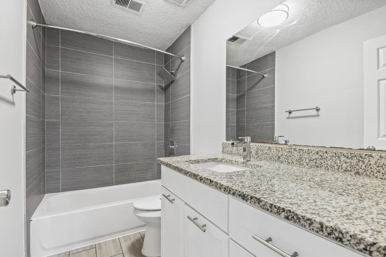 379 Elm St NW - Photo 5 of 8