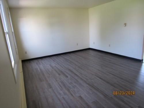 140 E Spruce - Photo 3 of 11