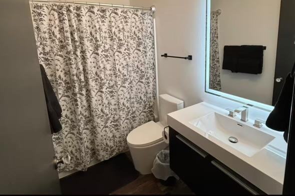 701 N Rouse Ave - Photo 3 of 10