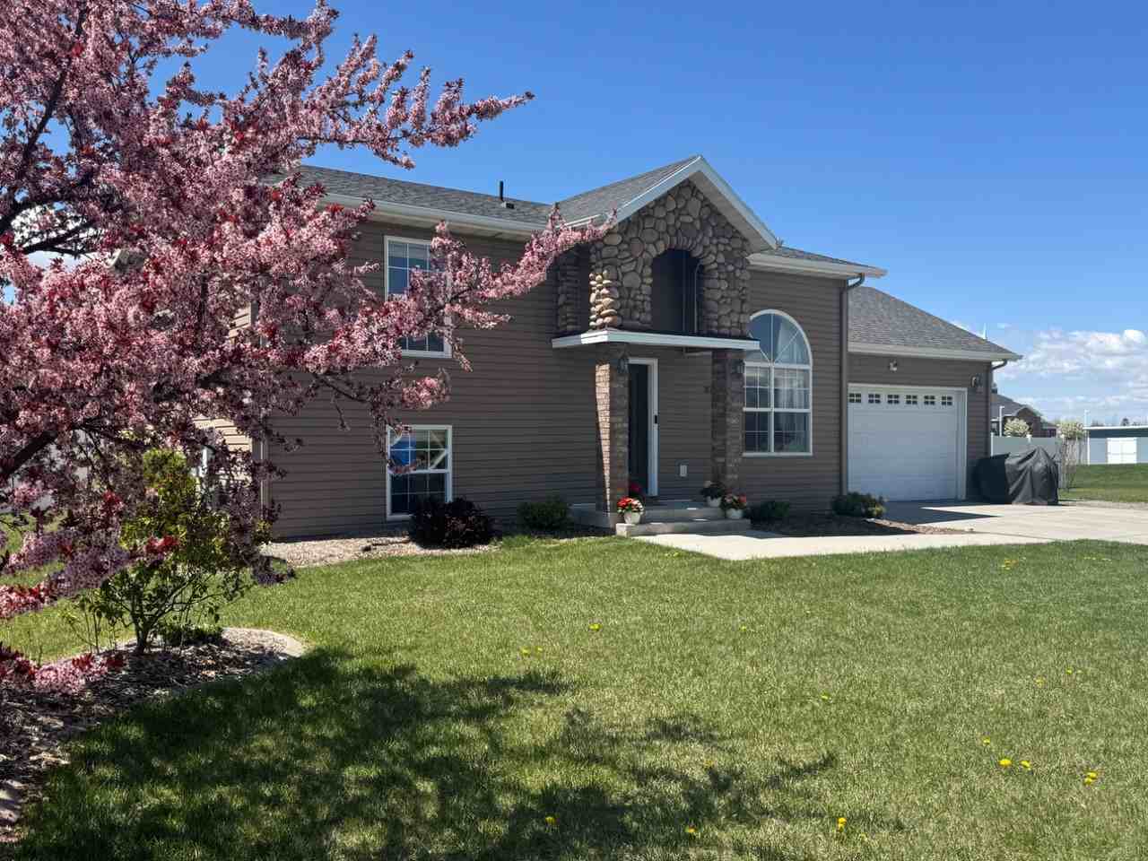 3261 S 1500 W - Photo 3 of 20