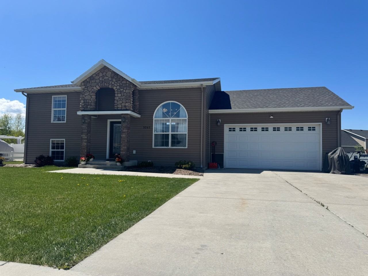 3261 S 1500 W - Photo 4 of 20