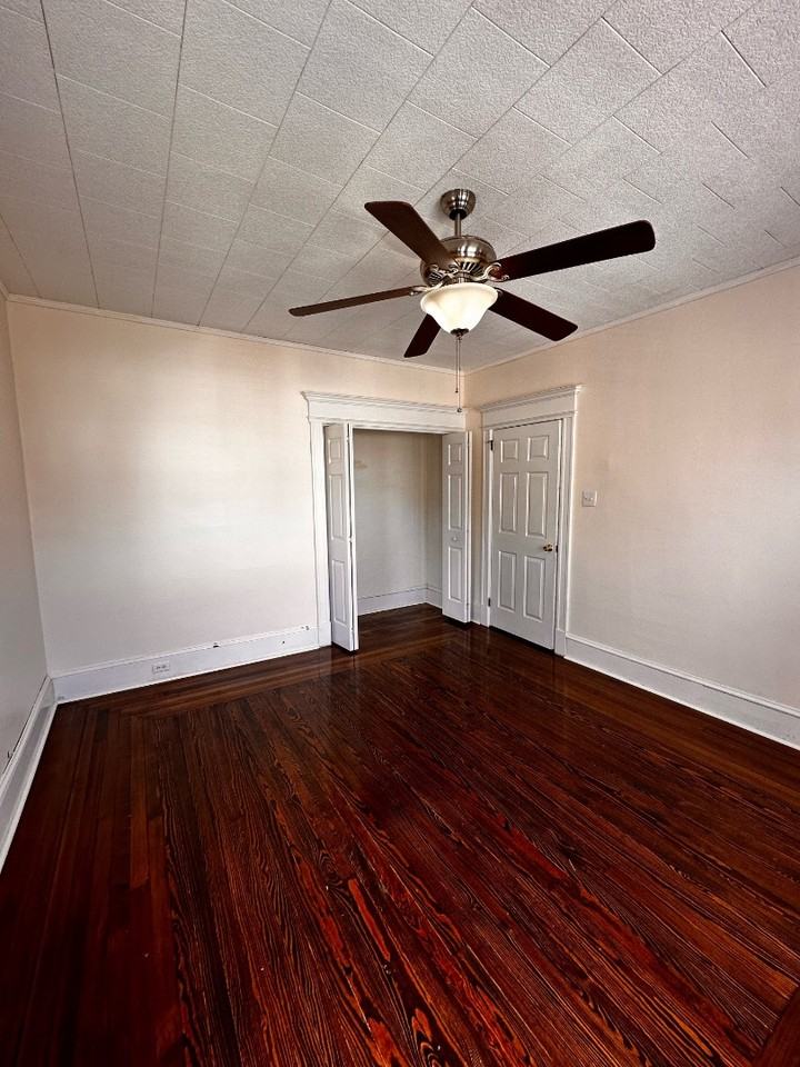 110 Hanover St - Photo 3 of 12