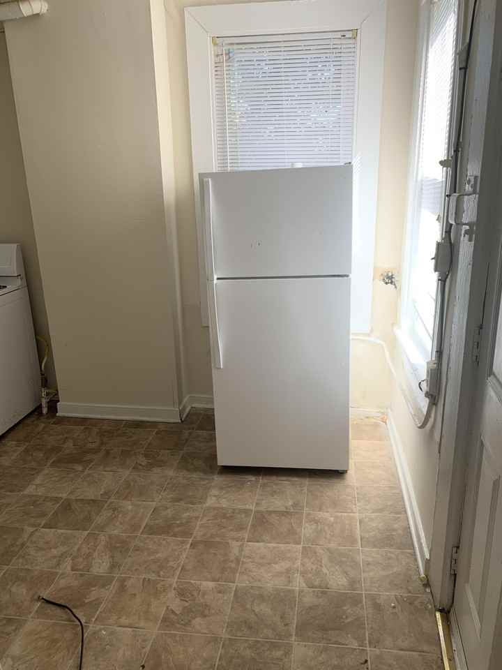 2209 4th Ave #A - Photo 4 of 12