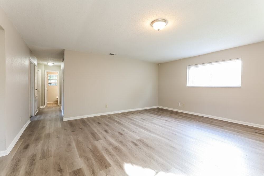 5606 Drakestone Blvd - Photo 4 of 16