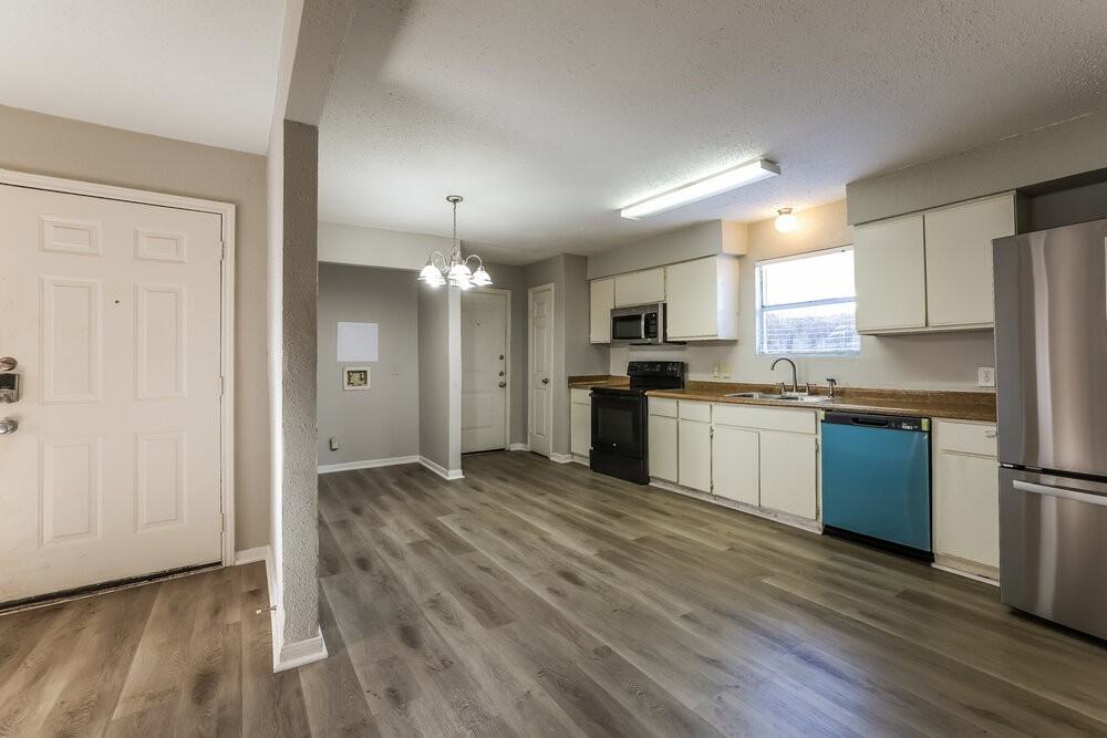 5606 Drakestone Blvd - Photo 6 of 16
