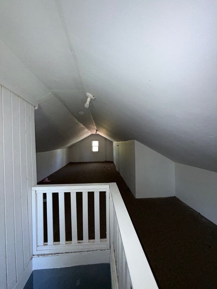 432 Lexington Ave - Photo 6 of 8