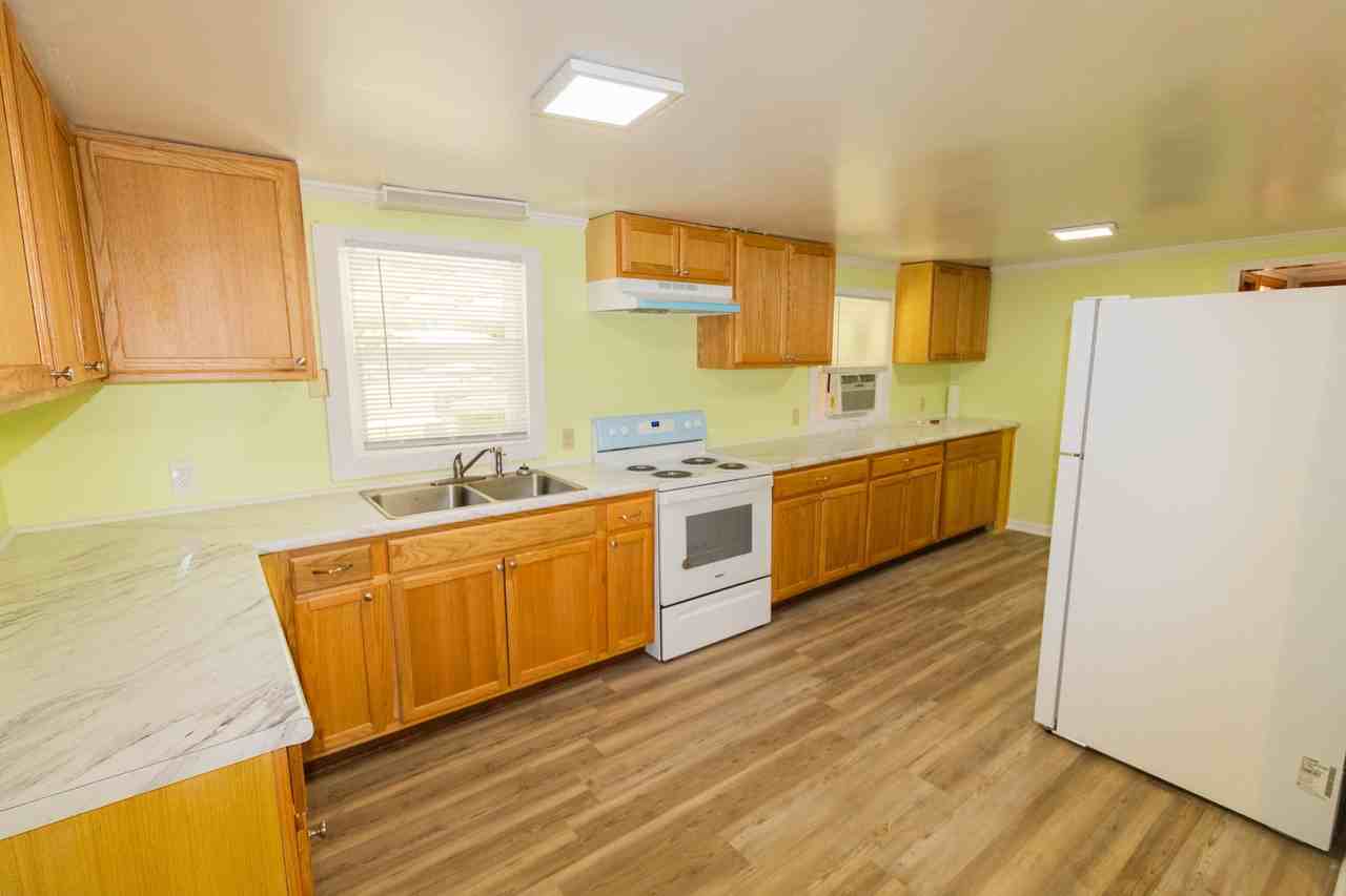 107 Saxon Pl - Photo 2 of 21