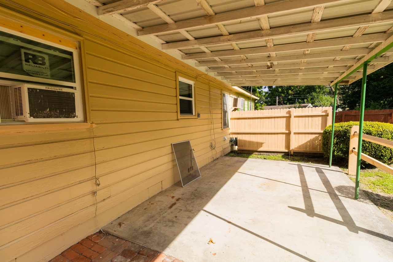 107 Saxon Pl - Photo 3 of 21