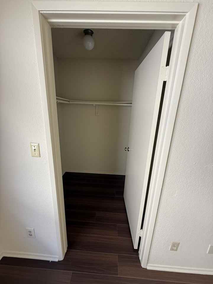 11312 Morrison St #6 - Photo 2 of 25