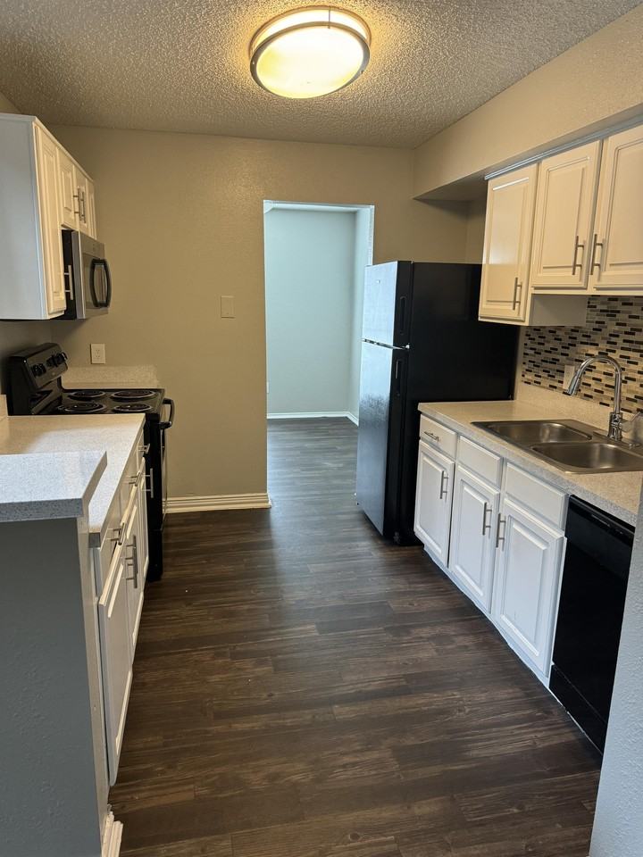 5982 Westcreek Dr - Photo 6 of 14