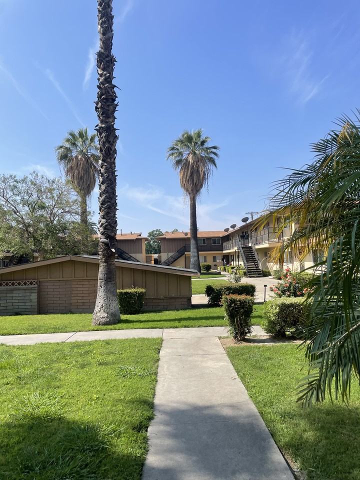 347 West 8th Street - Photo 3 of 14