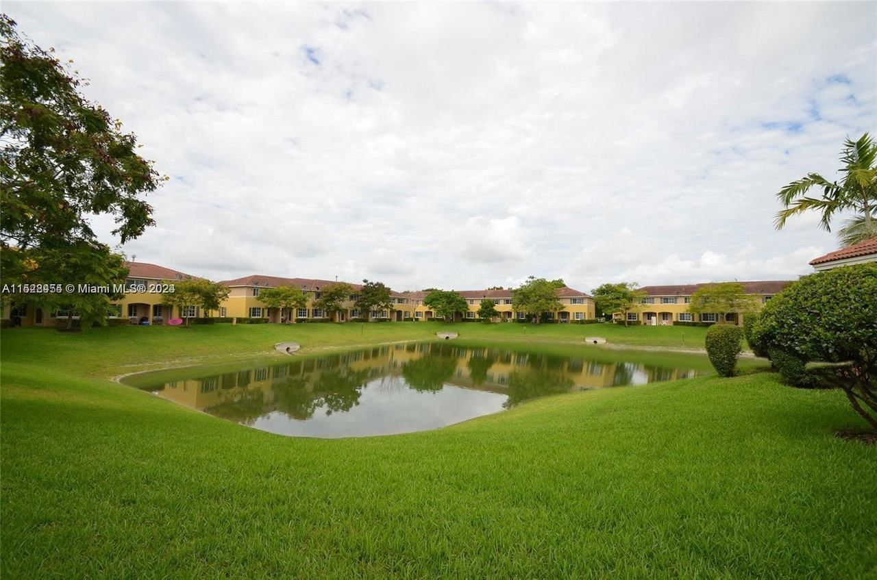 6060 Southwest 19th Court #1 - Photo 3 of 12