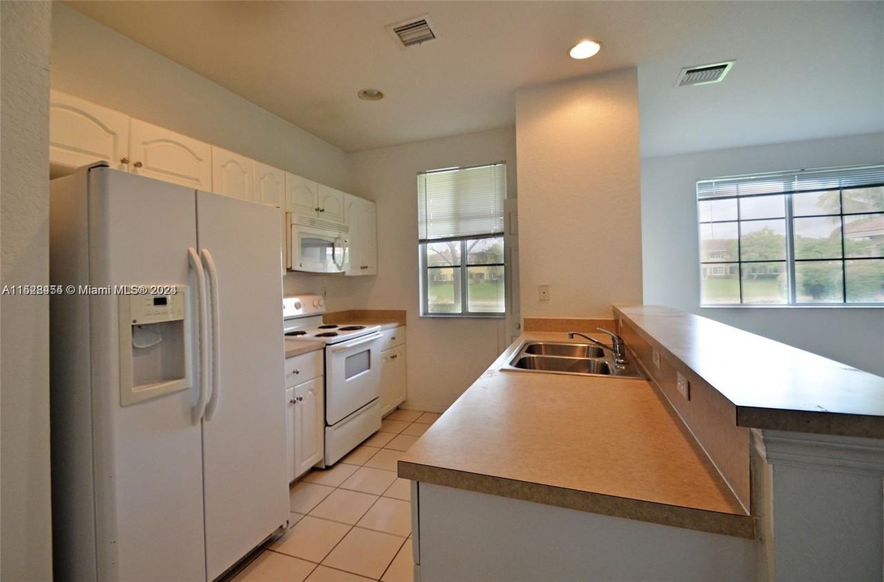 6060 Sw 19th Ct #1 - Photo 6 of 12
