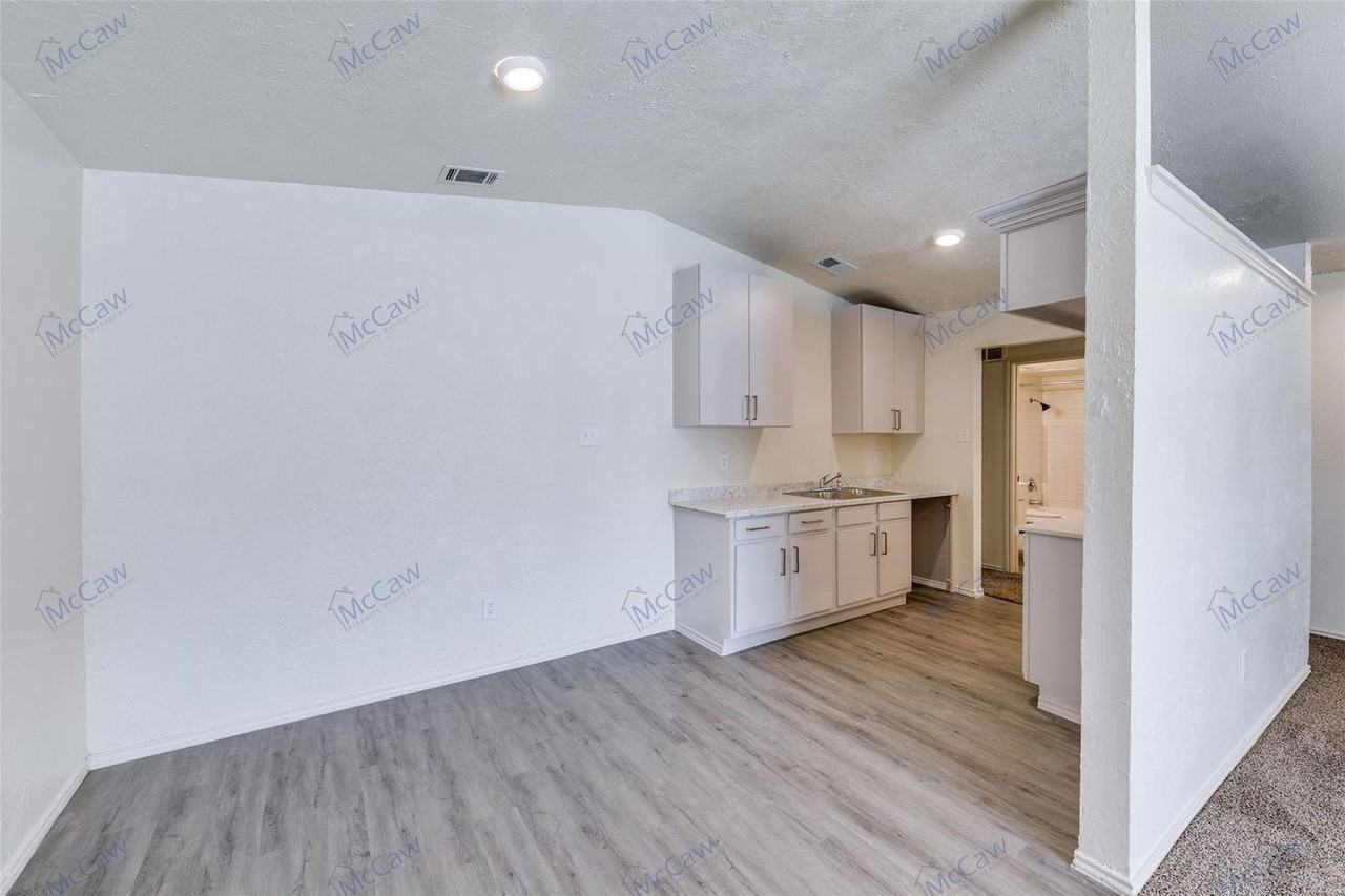 9912 Hustead St - Photo 6 of 13