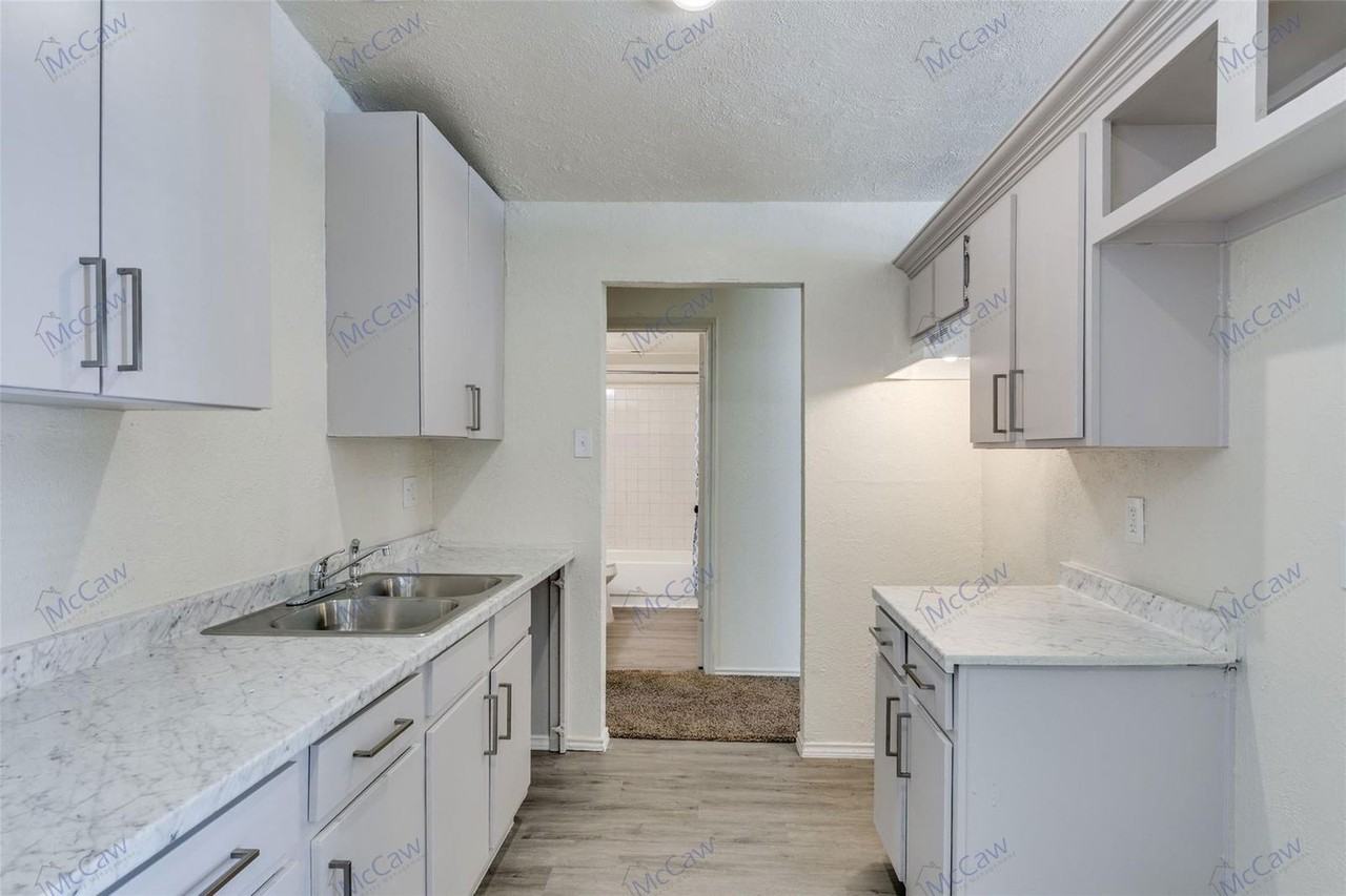 9912 Hustead St - Photo 7 of 13