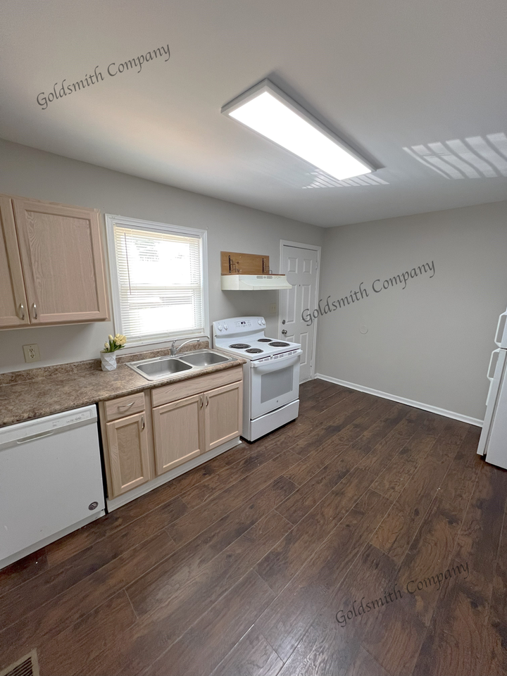 10D Averill St - Photo 3 of 10