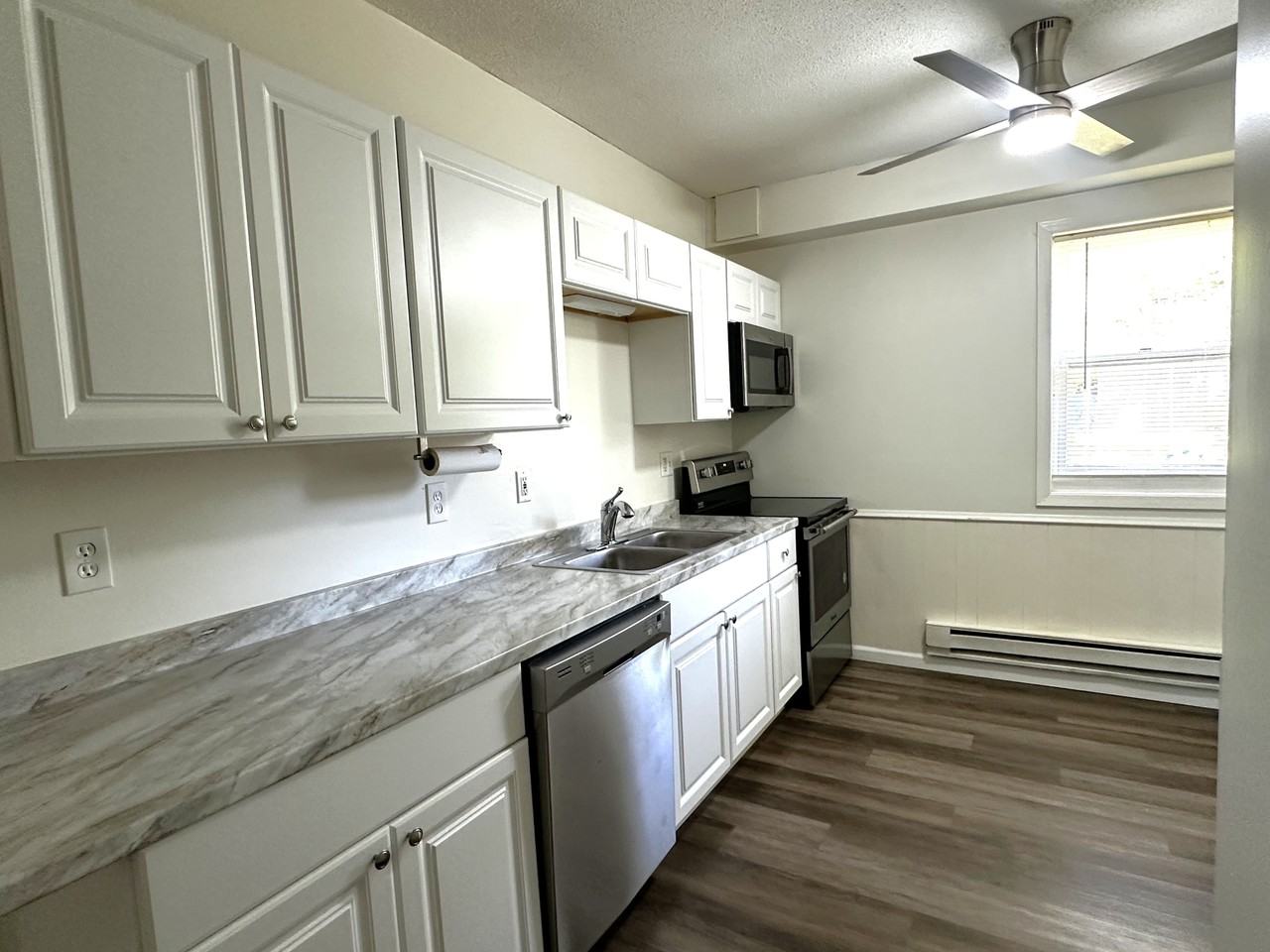 1402 1st St #1 - Photo 2 of 21