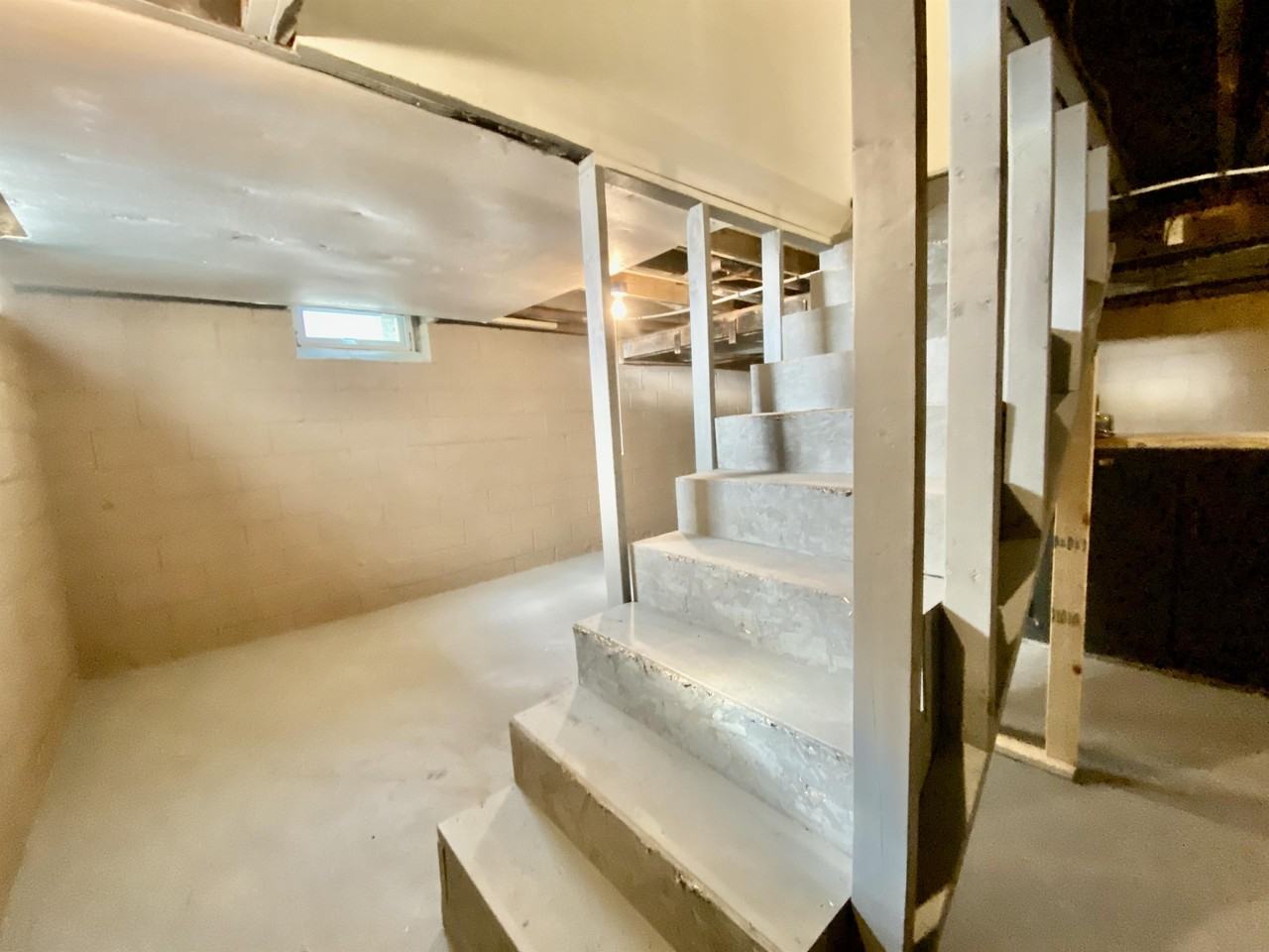 19930 Charest Street - Photo 6 of 15