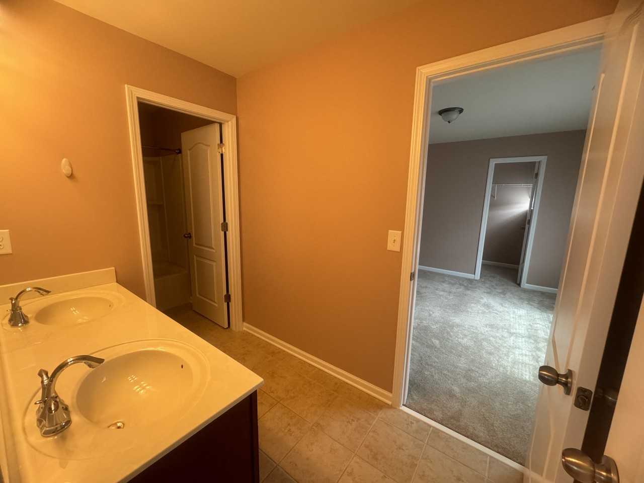 3024 Kirkwall Ln - Photo 7 of 31