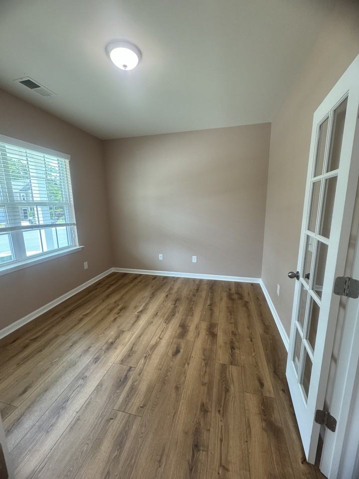 3024 Kirkwall Ln - Photo 6 of 31