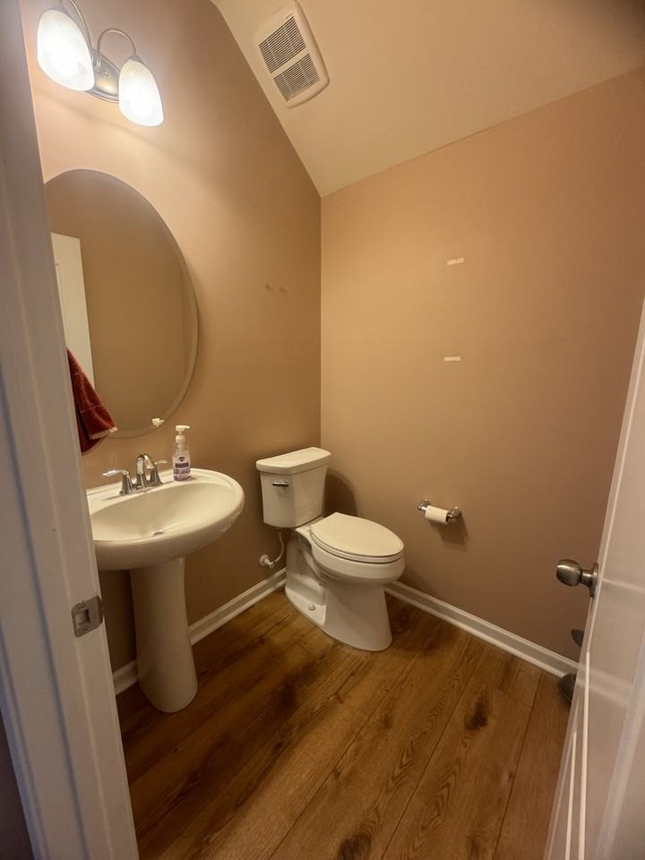 3024 Kirkwall Ln - Photo 2 of 31