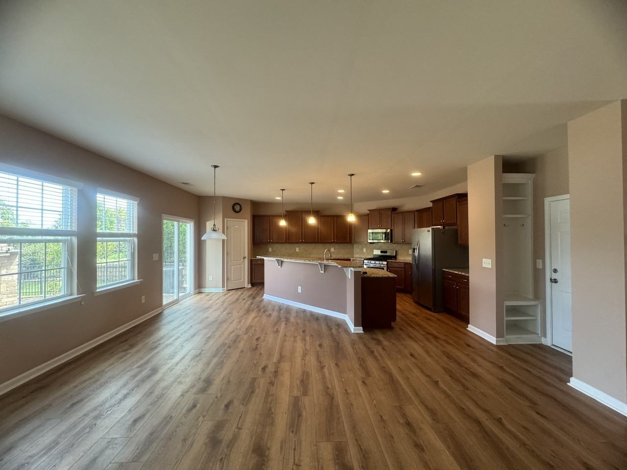 3024 Kirkwall Ln - Photo 5 of 31