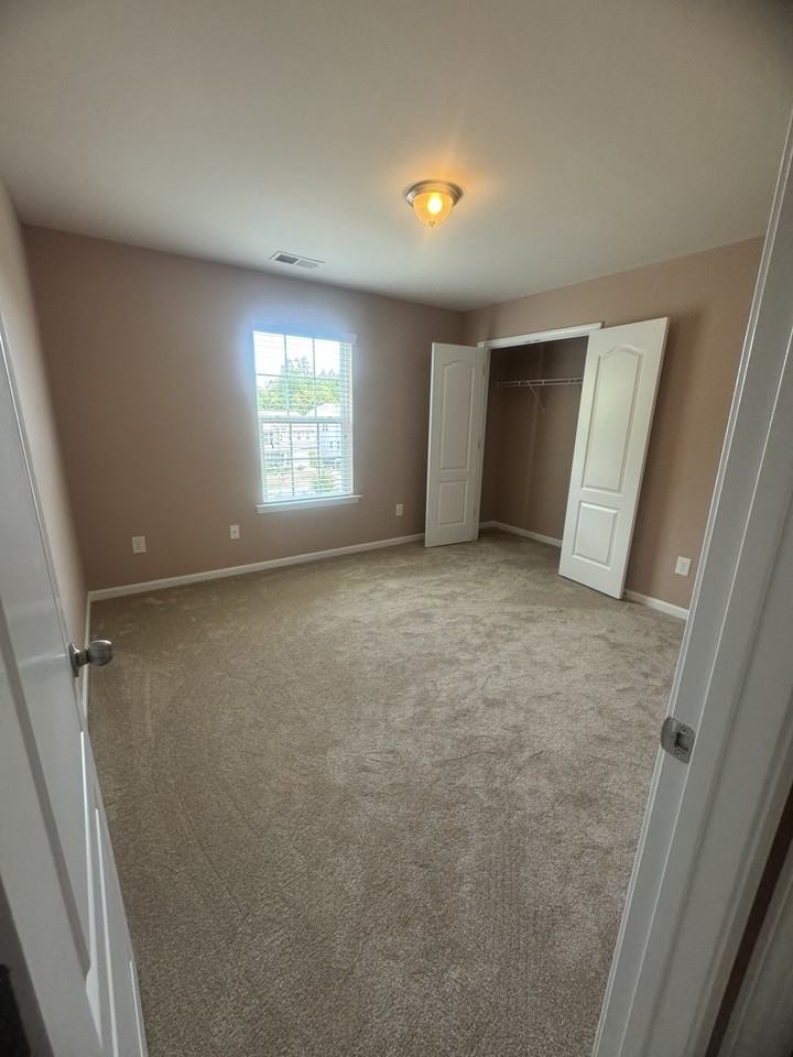 3024 Kirkwall Ln - Photo 6 of 31