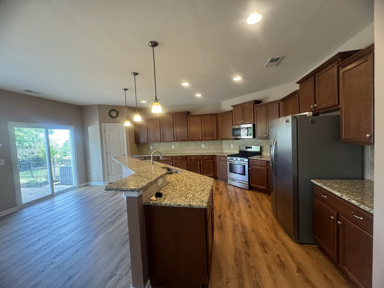 3024 Kirkwall Ln - Photo 3 of 31