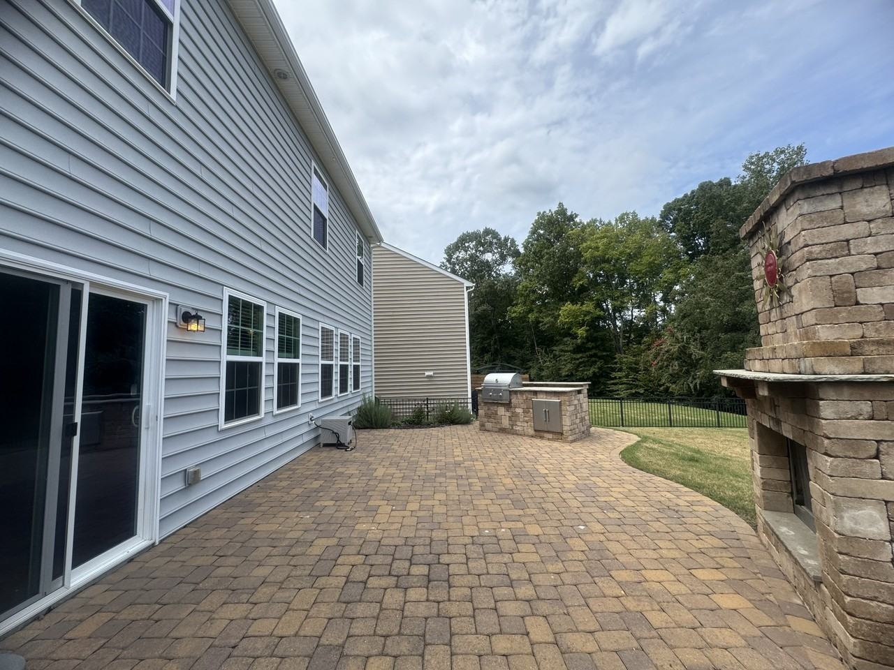 3024 Kirkwall Ln - Photo 5 of 31