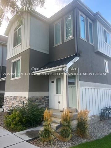 1043 E 1060 S - Photo 2 of 31